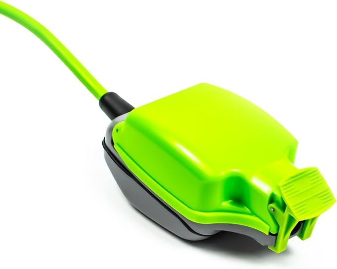 STATUS 1 Socket Extension Lead | 10m Green Waterproof Extension Cable | 13 amp Weatherproof Extension Socket