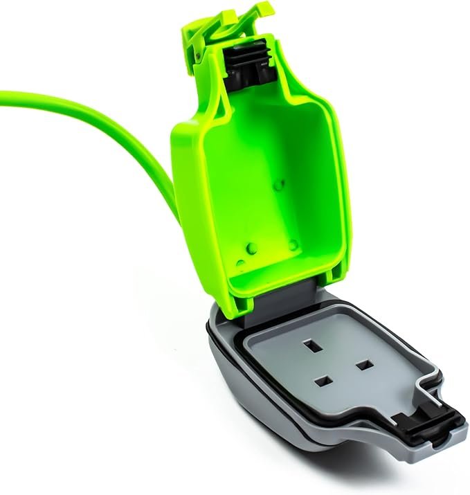 STATUS 1 Socket Extension Lead | 10m Green Waterproof Extension Cable | 13 amp Weatherproof Extension Socket